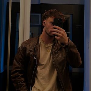 Meet your Posher, Tom